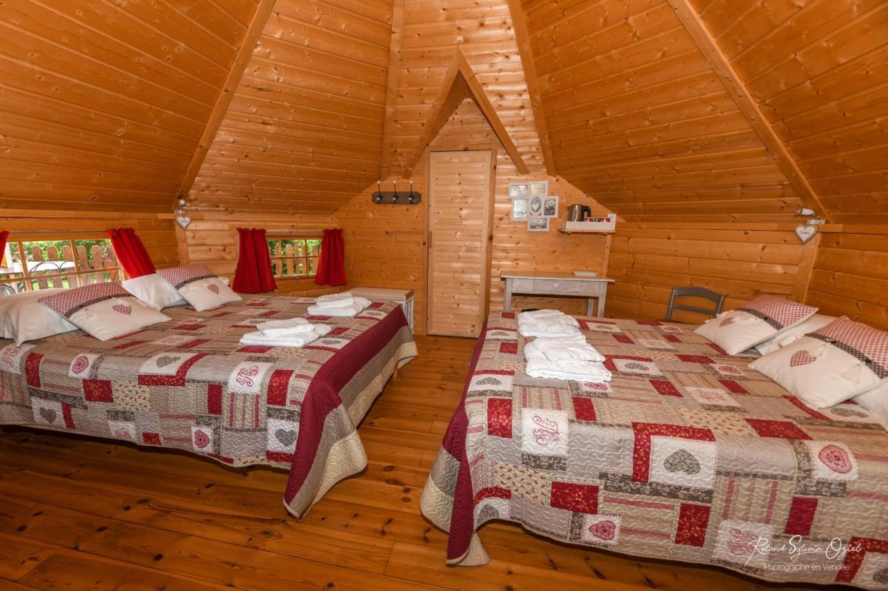 Domaine De La Courillere Bed & Breakfast Le Boupere ภายนอก รูปภาพ
