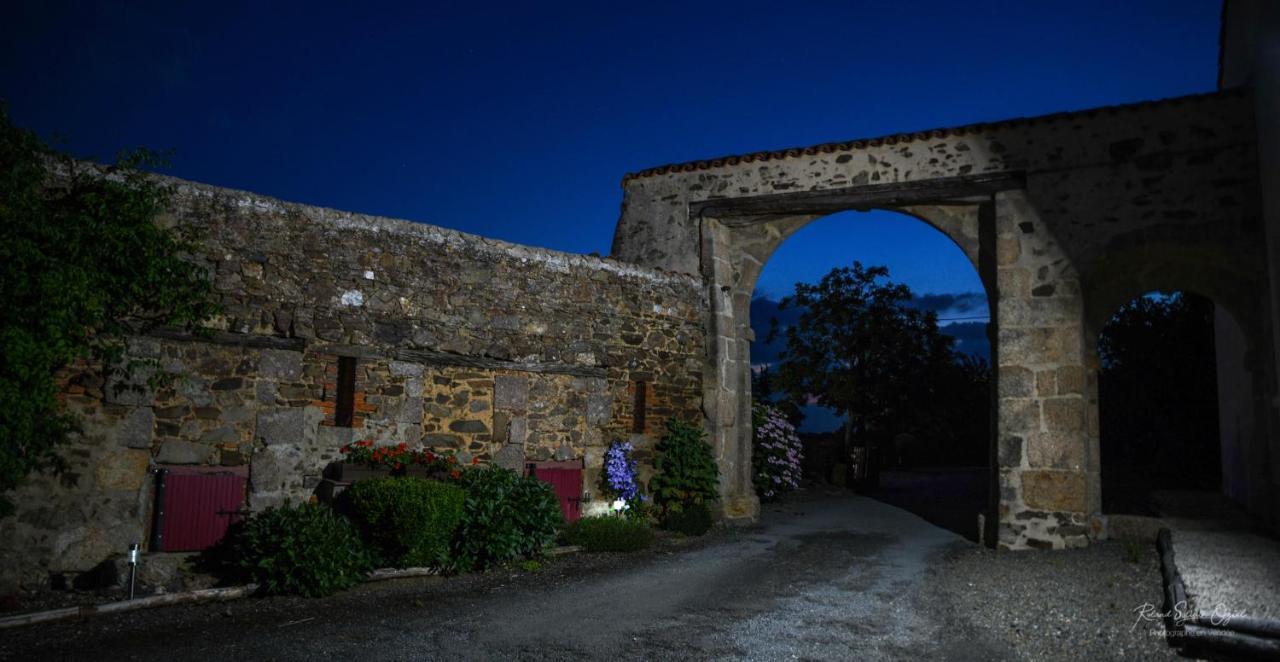 Domaine De La Courillere Bed & Breakfast Le Boupere ภายนอก รูปภาพ