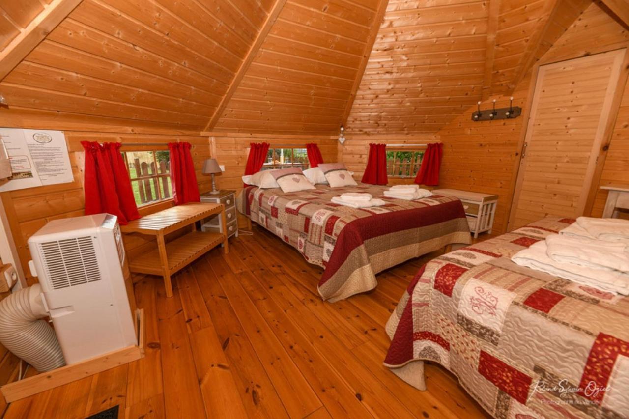 Domaine De La Courillere Bed & Breakfast Le Boupere ภายนอก รูปภาพ