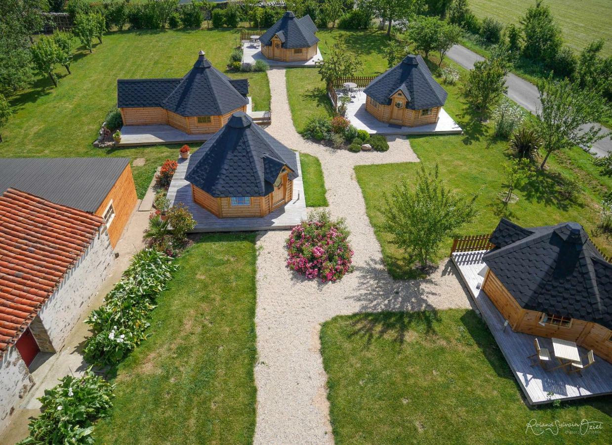 Domaine De La Courillere Bed & Breakfast Le Boupere ภายนอก รูปภาพ
