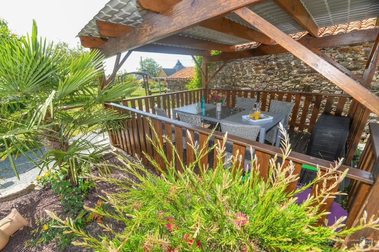Domaine De La Courillere Bed & Breakfast Le Boupere ภายนอก รูปภาพ
