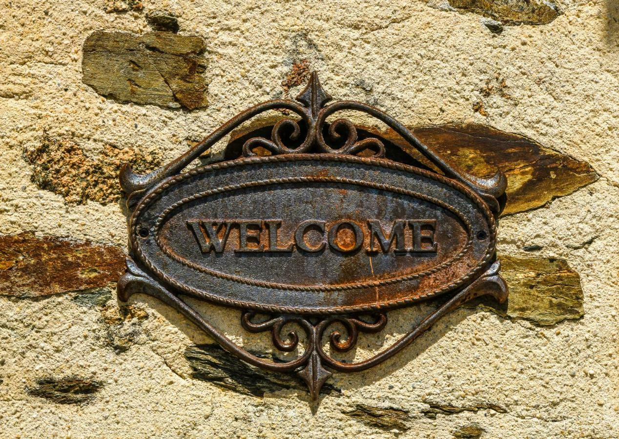 Domaine De La Courillere Bed & Breakfast Le Boupere ภายนอก รูปภาพ