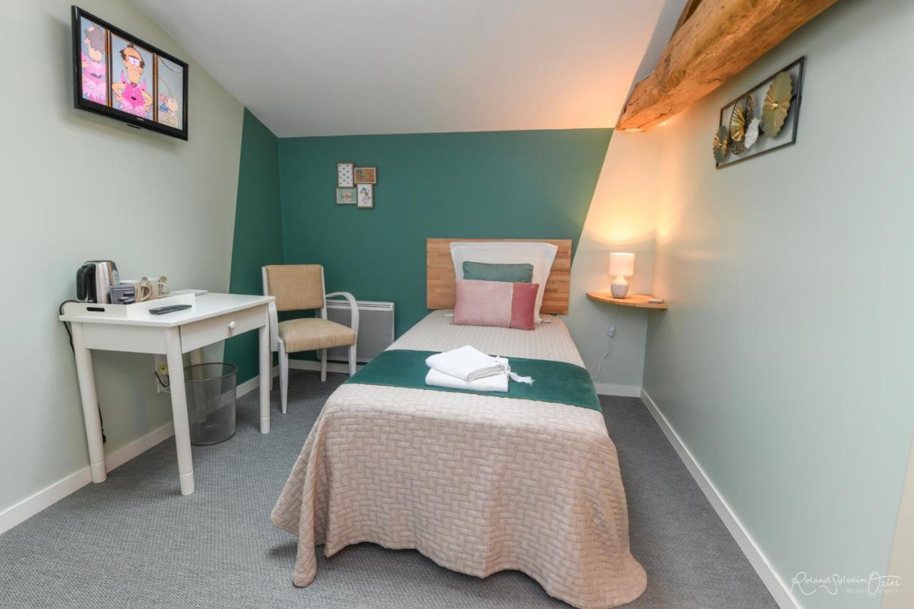Domaine De La Courillere Bed & Breakfast Le Boupere ภายนอก รูปภาพ